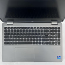 Load image into Gallery viewer, Dell Latitude 5520 15.6 Gray 3.0 GHz Intel Core i7 11th Gen. 32GB RAM 512GB Solid State Drive