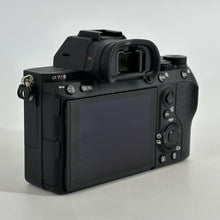 Load image into Gallery viewer, Sony Alpha 7R III 42.4MP Black