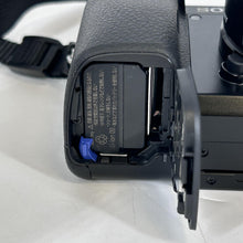 Load image into Gallery viewer, Sony Alpha 6100 Bundle 24.2MP None None