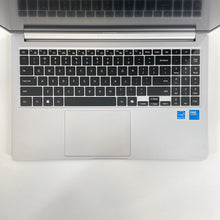 Load image into Gallery viewer, Samsung Galaxy Book4 15.6 Silver 1.8 GHz Intel Core 7 16GB RAM 512GB Solid State Drive