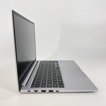 Load image into Gallery viewer, Samsung Galaxy Book4 15.6 Silver 1.8 GHz Intel Core 7 16GB RAM 512GB Solid State Drive