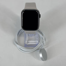 Load image into Gallery viewer, Apple Watch (Series 8) 45mm Graphite Unlocked 32GB