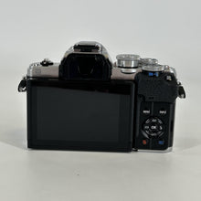 Load image into Gallery viewer, Olympus OM-D E-M10 IV 20.3MP Silver