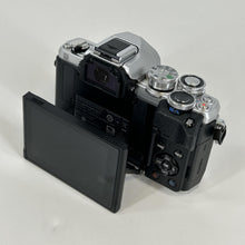Load image into Gallery viewer, Olympus OM-D E-M10 IV 20.3MP Silver