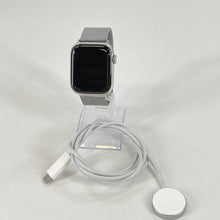 Load image into Gallery viewer, Apple Watch (Series 7) 45mm Silver Unlocked 32GB
