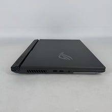 Load image into Gallery viewer, Asus ROG Strix G17 G713 17.3 Black 3.0 GHz AMD Ryzen 9 7845HX 16GB RAM 1TB Solid State Drive NVIDIA GeForce RTX 4060 8 GB