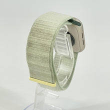 Load image into Gallery viewer, Apple Watch (SE) 2nd Gen. 40mm Gold WiFi 32GB
