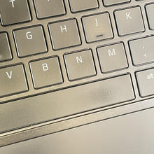 Load image into Gallery viewer, Razer Blade 15 Base 2020 Black 2.6 GHz Intel Core i7 10th Gen. 16GB RAM 256GB Solid State Drive NVIDIA GeForce GTX 1660 Ti 6 GB