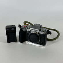 Load image into Gallery viewer, Fujifilm X-T5 40.2MP Black