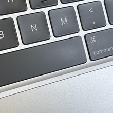 Load image into Gallery viewer, Apple MacBook Air 13 2024 Silver 4.06 GHz M3 8-Core CPU 8GB Unified Memory 256GB Solid State Drive 8-Core GPU