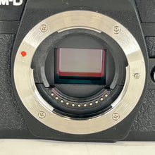 Load image into Gallery viewer, Olympus OM-D E-M10 IV 20.3MP Black
