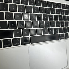 Load image into Gallery viewer, Apple MacBook Air 13 2024 Silver 4.06 GHz M3 8-Core CPU 8GB Unified Memory 256GB Solid State Drive 8-Core GPU