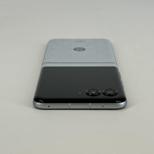 Load image into Gallery viewer, Motorola Razr (2025) 256GB Blue (GSM Unlocked)
