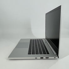 Load image into Gallery viewer, Razer Blade 14 2022 White 3.3 GHz AMD Ryzen 9 6900HX 16GB RAM 1TB Solid State Drive NVIDIA GeForce RTX 3070 Ti 8 GB