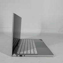 Load image into Gallery viewer, Razer Book 13.4 Silver 2.8 GHz Intel Core i7 11th Gen. 16GB RAM 1TB Solid State Drive