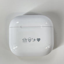 Load image into Gallery viewer, Apple AirPods (4th Gen.) USB-C White