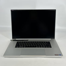 Load image into Gallery viewer, Razer Blade 18 2023 White 2.2 GHz Intel Core i9 13th Gen. 32GB RAM 2TB Solid State Drive NVIDIA GeForce RTX 4090 16 GB