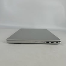 Load image into Gallery viewer, Razer Blade 18 2023 White 2.2 GHz Intel Core i9 13th Gen. 32GB RAM 2TB Solid State Drive NVIDIA GeForce RTX 4090 16 GB