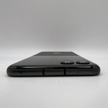 Load image into Gallery viewer, Motorola Razr (2024) 256GB Gray (TracFone)