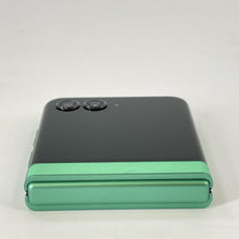 Load image into Gallery viewer, Motorola Razr (2025) 256GB Green (TracFone)