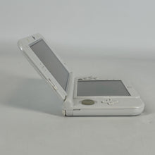 Load image into Gallery viewer, Nintendo New 3DS XL White