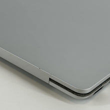 Load image into Gallery viewer, Microsoft Surface Laptop 2 13.5 Platinum 1.9 GHz Intel Core i7 8th Gen. 16GB RAM 512GB Solid State Drive