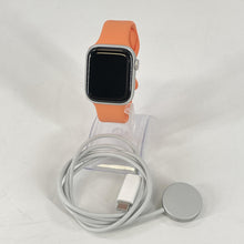 Load image into Gallery viewer, Apple Watch (Series 8) 41mm Silver Unlocked 32GB