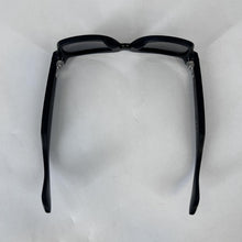 Load image into Gallery viewer, Meta Ray-Ban Meta Wayfarer (Gen 1) Matte Black 32GB
