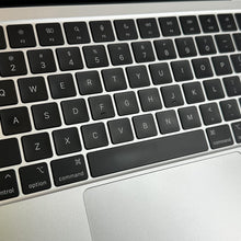 Load image into Gallery viewer, Apple MacBook Air 13 2024 Silver 4.06 GHz M3 8-Core CPU 16GB Unified Memory 256GB Solid State Drive 8-Core GPU