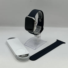 Load image into Gallery viewer, Apple Watch (Series 7) 45mm Silver Unlocked 32GB