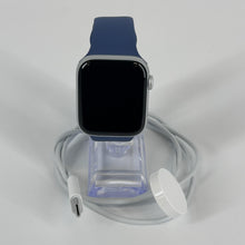 Load image into Gallery viewer, Apple Watch (SE) 2nd Gen. 44mm Silver Unlocked 32GB