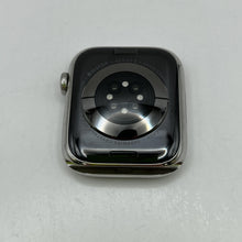 Load image into Gallery viewer, Apple Watch (Series 8) 45mm Silver Unlocked 32GB