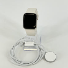 Load image into Gallery viewer, Apple Watch SE 3 40mm Starlight WiFi 64GB