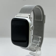 Load image into Gallery viewer, Apple Watch (Series 8) 45mm Silver WiFi 32GB