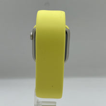 Load image into Gallery viewer, Apple Watch (Series 8) 41mm Gold Unlocked 32GB