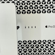 Load image into Gallery viewer, Apple Pro Display XDR 32in 2019 Silver