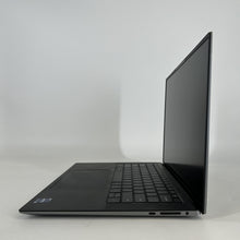 Load image into Gallery viewer, Dell Precision 5570 15.6 Gray 2.3 GHz Intel Core i7 12th Gen. 32GB RAM 512GB Solid State Drive NVIDIA RTX A1000 4 GB
