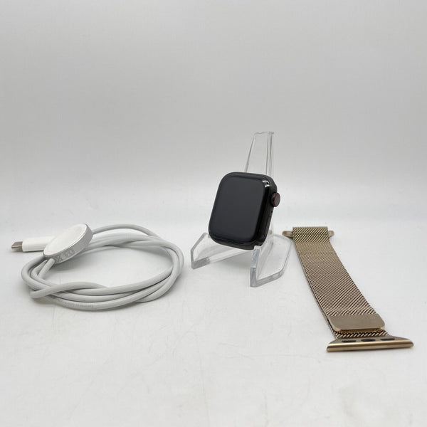 Apple Watch Series 7 Cellular Space Black Titanium 45mm Milanese Loop Excellent