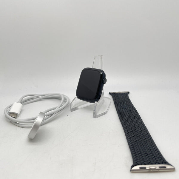 Apple Watch Series 8 (GPS) Midnight Aluminum 45mm w/ Braided Solo Loop Excellent