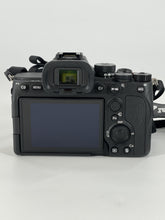 Load image into Gallery viewer, Sony Alpha 7 IV 33MP Black