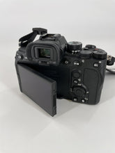 Load image into Gallery viewer, Sony Alpha 7 IV 33MP Black
