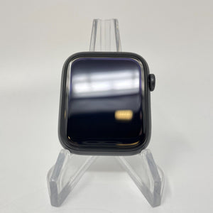 Apple Watch SE (GPS) Space Gray Aluminum 44mm w/ Black Sport Band Excellent
