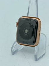Load image into Gallery viewer, Apple Watch SE (GPS) Gold Sport 40mm w/ Starlight Sport