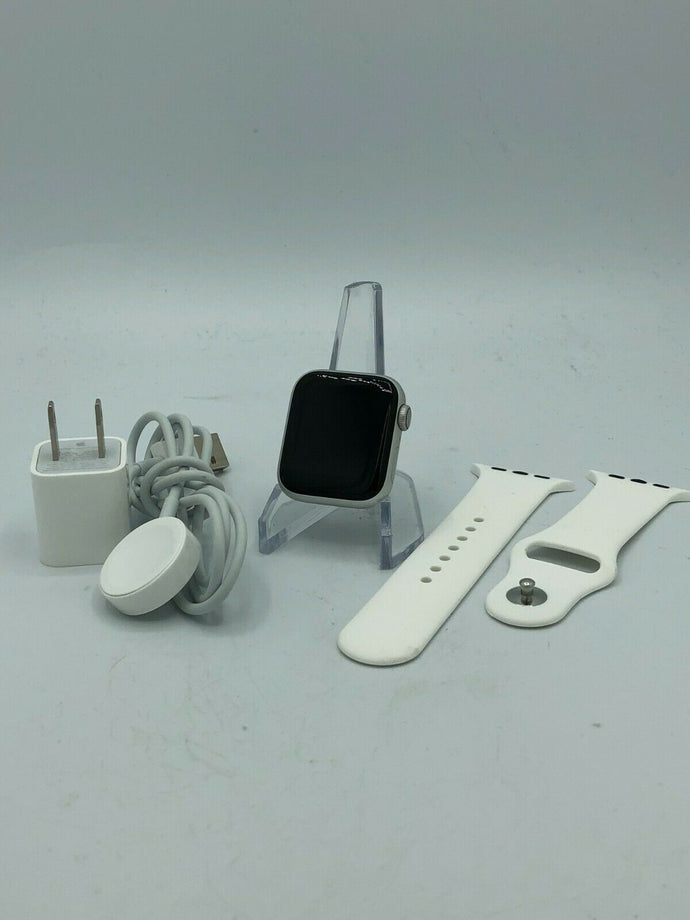 Apple Watch Series 4 (GPS) Silver Sport 40mm w/ White Sport