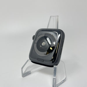 Apple Watch Series 4 (GPS) Space Gray Aluminum 44mm Black Milanese Loop