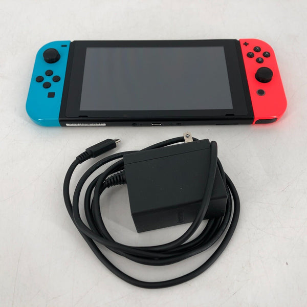 Nintendo Switch 32GB - Excellent Condition w/ Joy-Cons + Charger