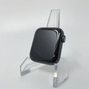 Apple Watch SE (GPS) Space Gray Aluminum 40mm w/ Black Sport Band