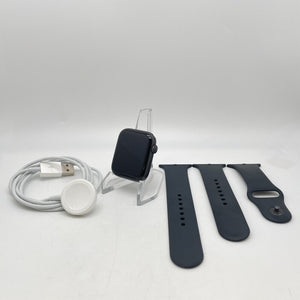 Apple Watch SE (GPS) Space Gray Aluminum 44mm w/ Black Sport Band Very Good