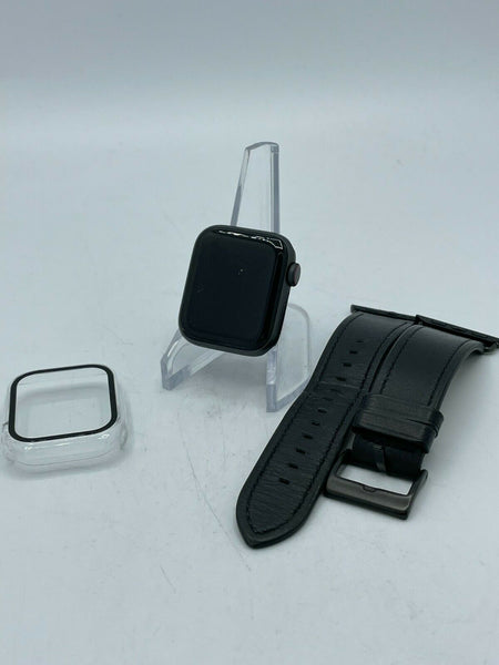 Apple Watch SE Cellular Space Gray Sport 40mm w/ Black Leather