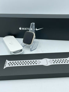 Apple Watch Series 7 (GPS) Starlight Nike Sport 41mm w/ Platinum Nike Sport